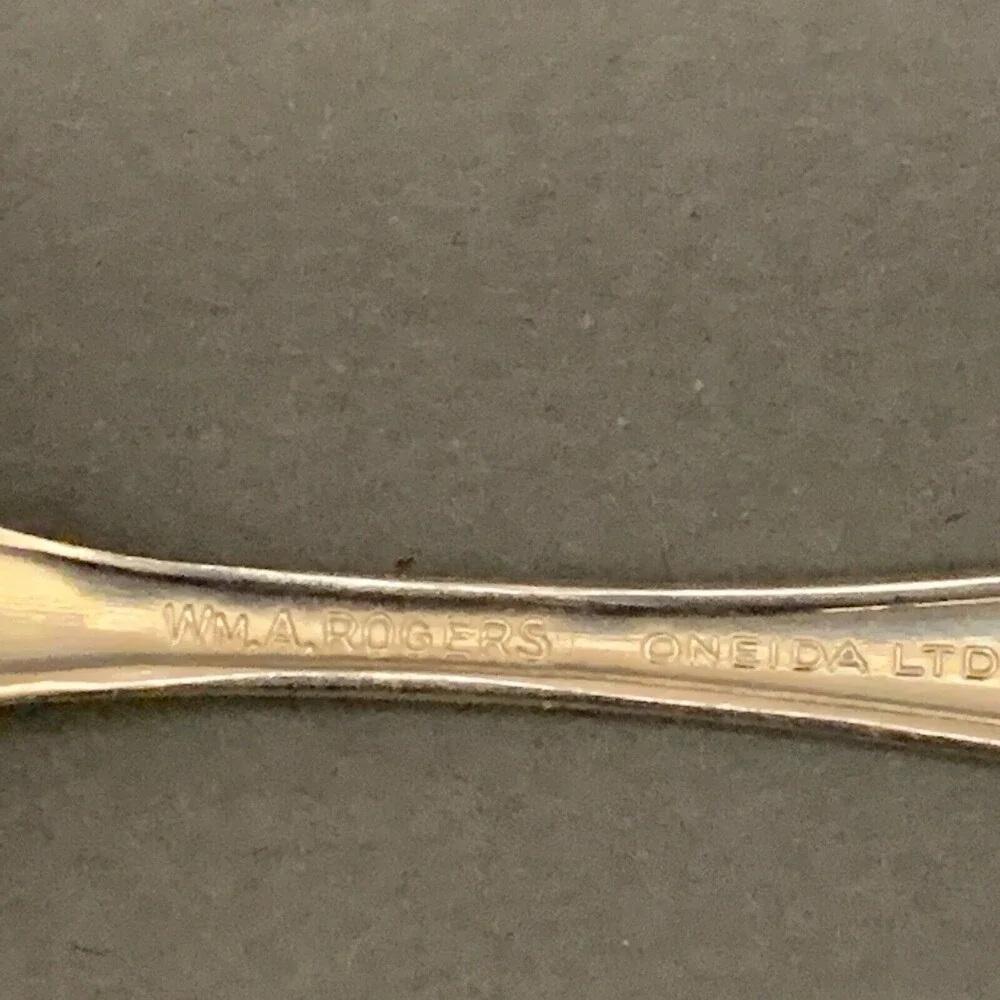 Wm. A. Rogers Oneida Ltd. Old South‎ II Bon Bon 6